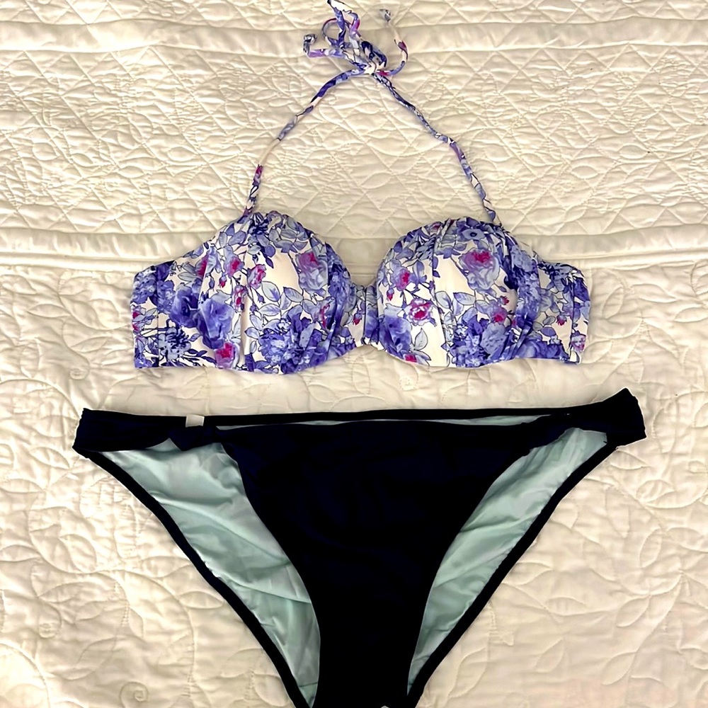 Like new Victorias Secret bikini.